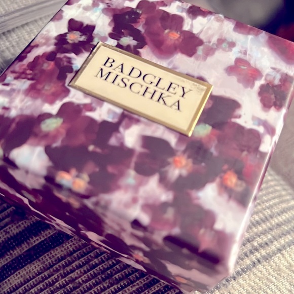 BADGLEY MISHKA CRYSTAL BAQUETTE NECKLACE/EARRINGS SET NIB - Picture 6 of 6